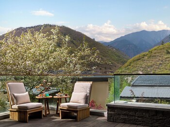 Conrad Jiuzhaigou,,5 star