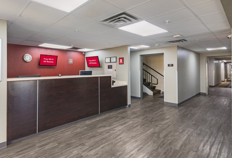 red roof inn and suites austin east manor