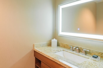 the inverness denver a hilton golf and spa resort