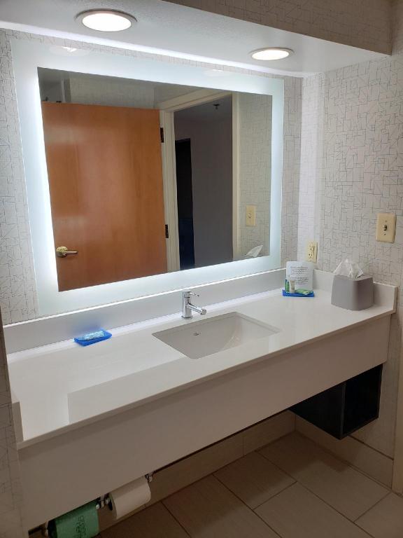 holiday inn express edgewood aberdeen bel air by ihg