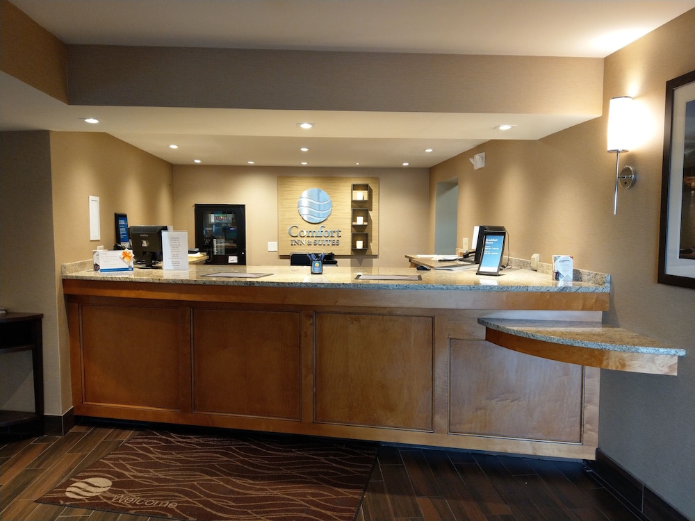 Comfort Inn & Suites,Dekalb>>Chicago,2.5 star