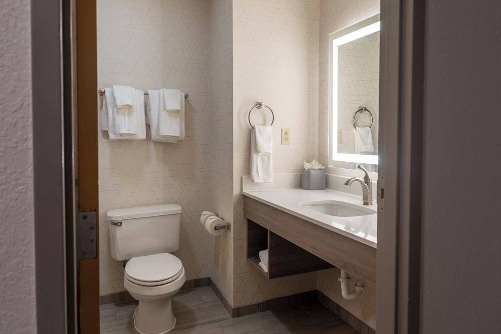 holiday inn express and suites vicksburg by ihg