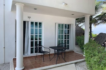 hotel and beach club ojo de agua