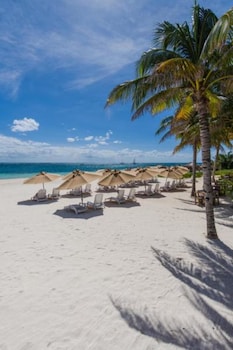 hotel and beach club ojo de agua