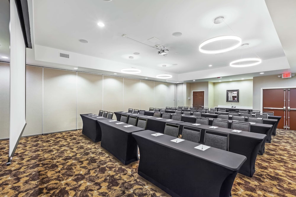 hampton inn and suites houston heights i 10