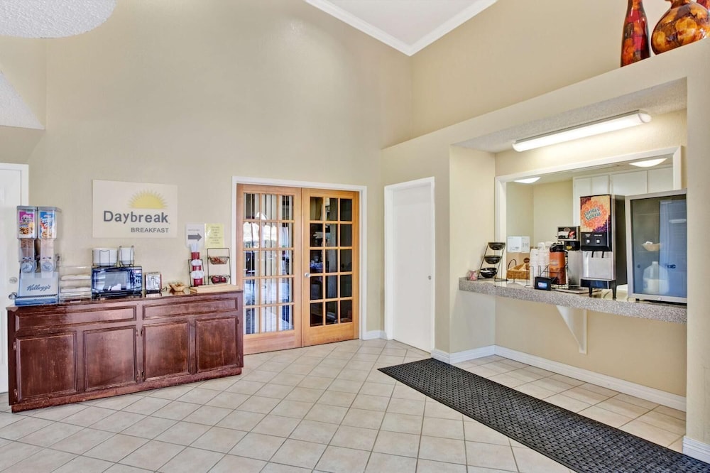 americas best value inn and suites la porte houston