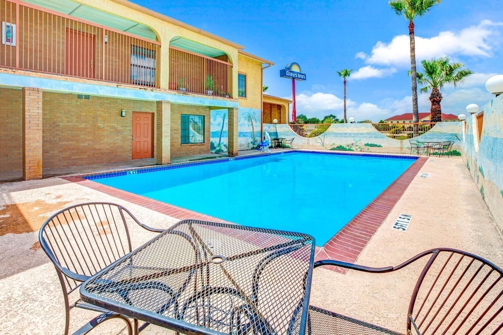 americas best value inn and suites la porte houston