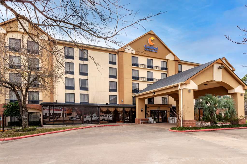 comfort inn and suites houston i 10 west energy corridor