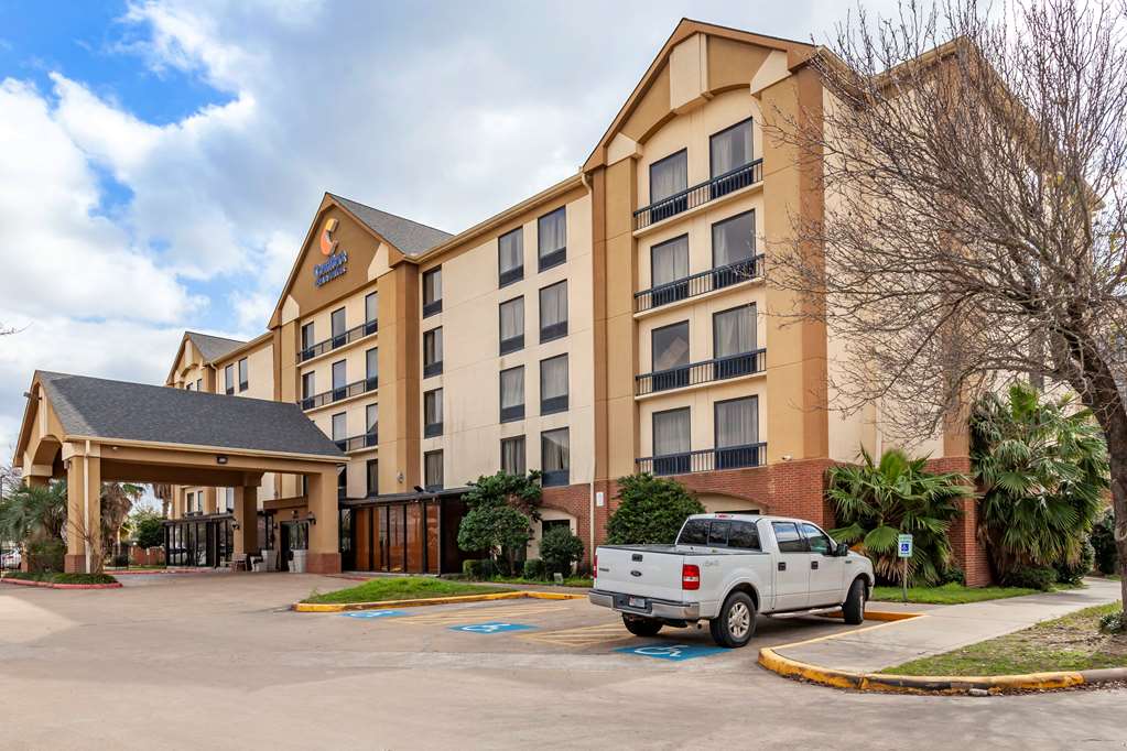 comfort inn and suites houston i 10 west energy corridor