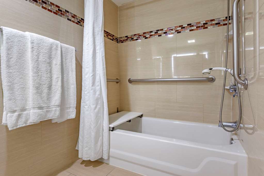 comfort inn and suites houston i 10 west energy corridor