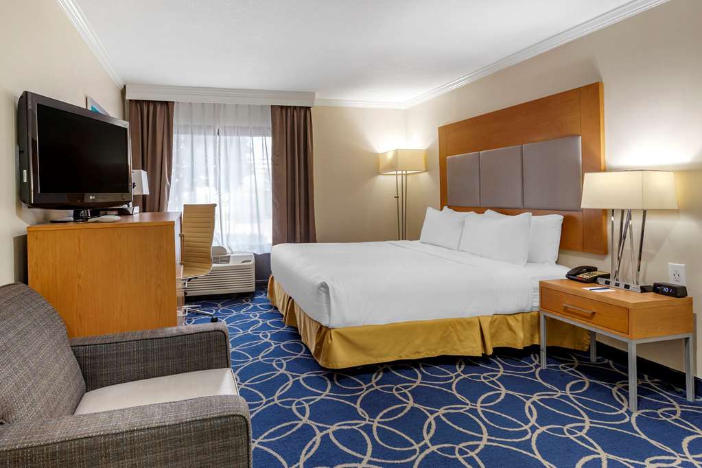 comfort inn and suites houston i 10 west energy corridor