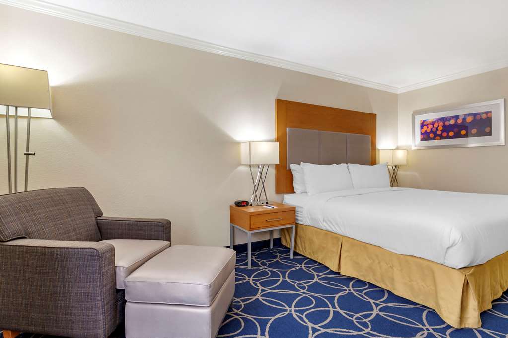 comfort inn and suites houston i 10 west energy corridor