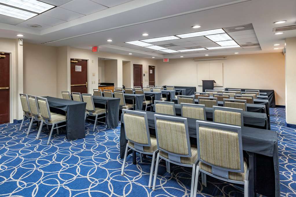 comfort inn and suites houston i 10 west energy corridor