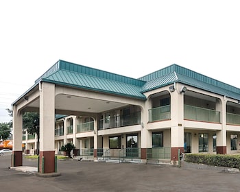 rodeway inn and suites highway 290 northwest