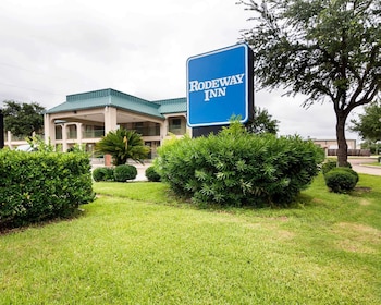 rodeway inn and suites highway 290 northwest