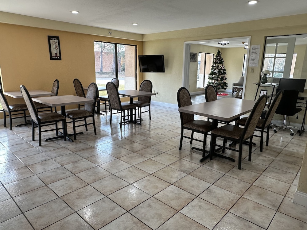 rodeway inn and suites highway 290 northwest