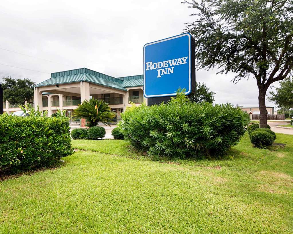 rodeway inn and suites highway 290 northwest