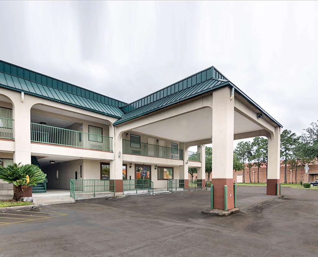 rodeway inn and suites highway 290 northwest