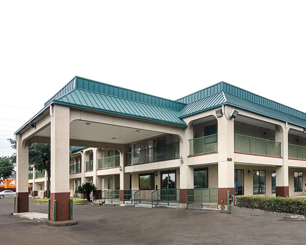 rodeway inn and suites highway 290 northwest