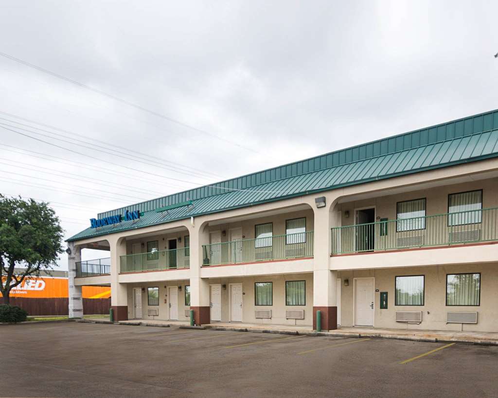 rodeway inn and suites highway 290 northwest