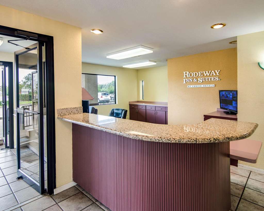 rodeway inn and suites highway 290 northwest