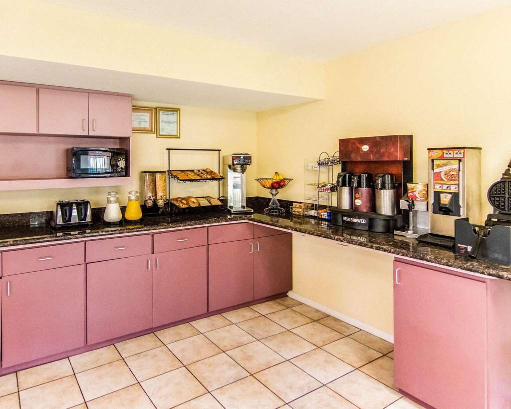 rodeway inn and suites highway 290 northwest