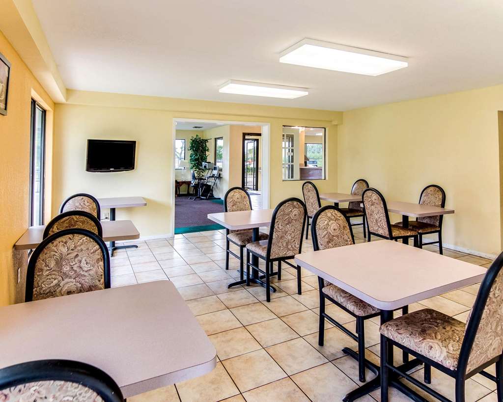 rodeway inn and suites highway 290 northwest