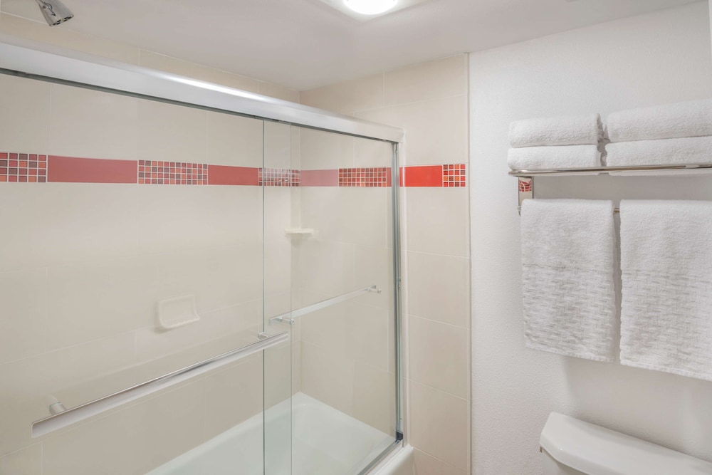 best western plus raffles inn and suites