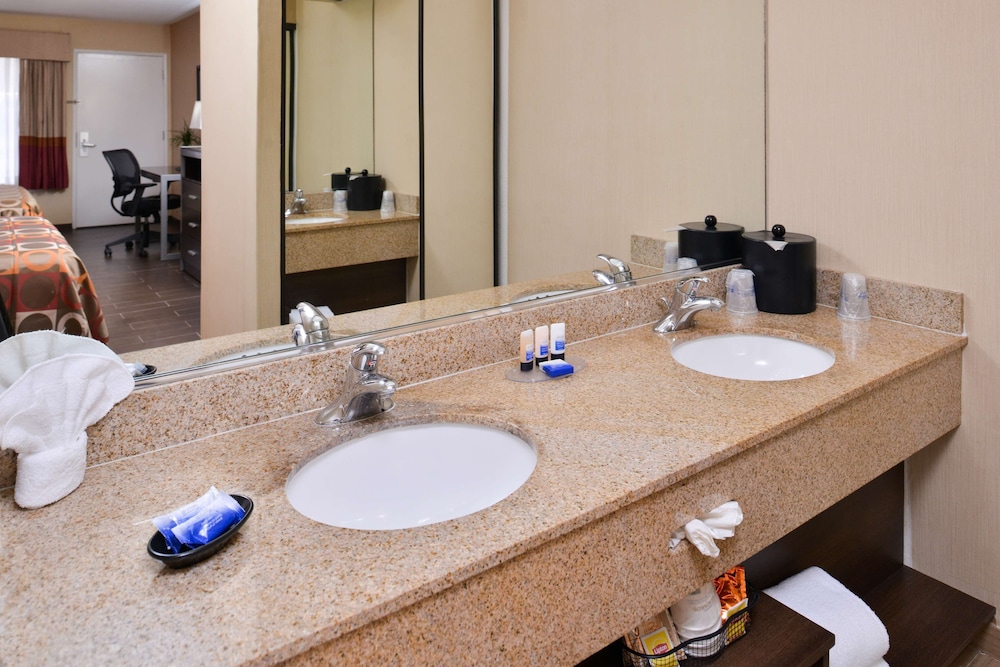 best western plus raffles inn and suites