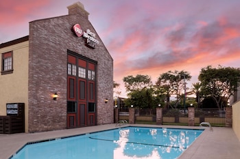 best western plus raffles inn and suites
