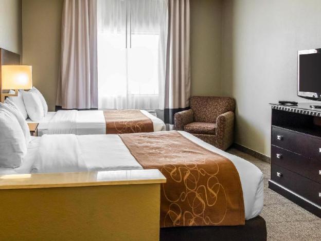 comfort suites i 35 north