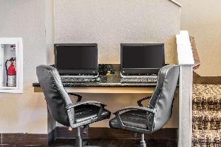 comfort suites i 35 north