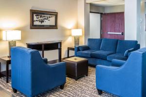 comfort suites i 35 north