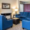 comfort suites i 35 north