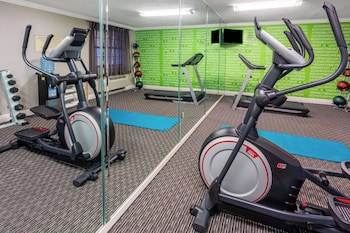 super 8 by wyndham the woodlands north