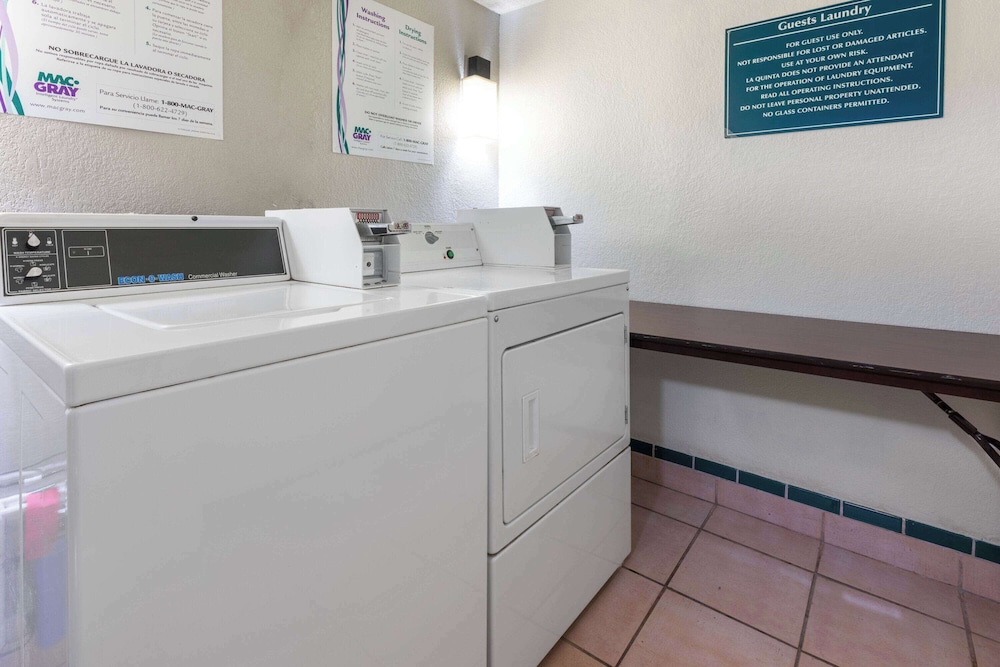 super 8 by wyndham the woodlands north