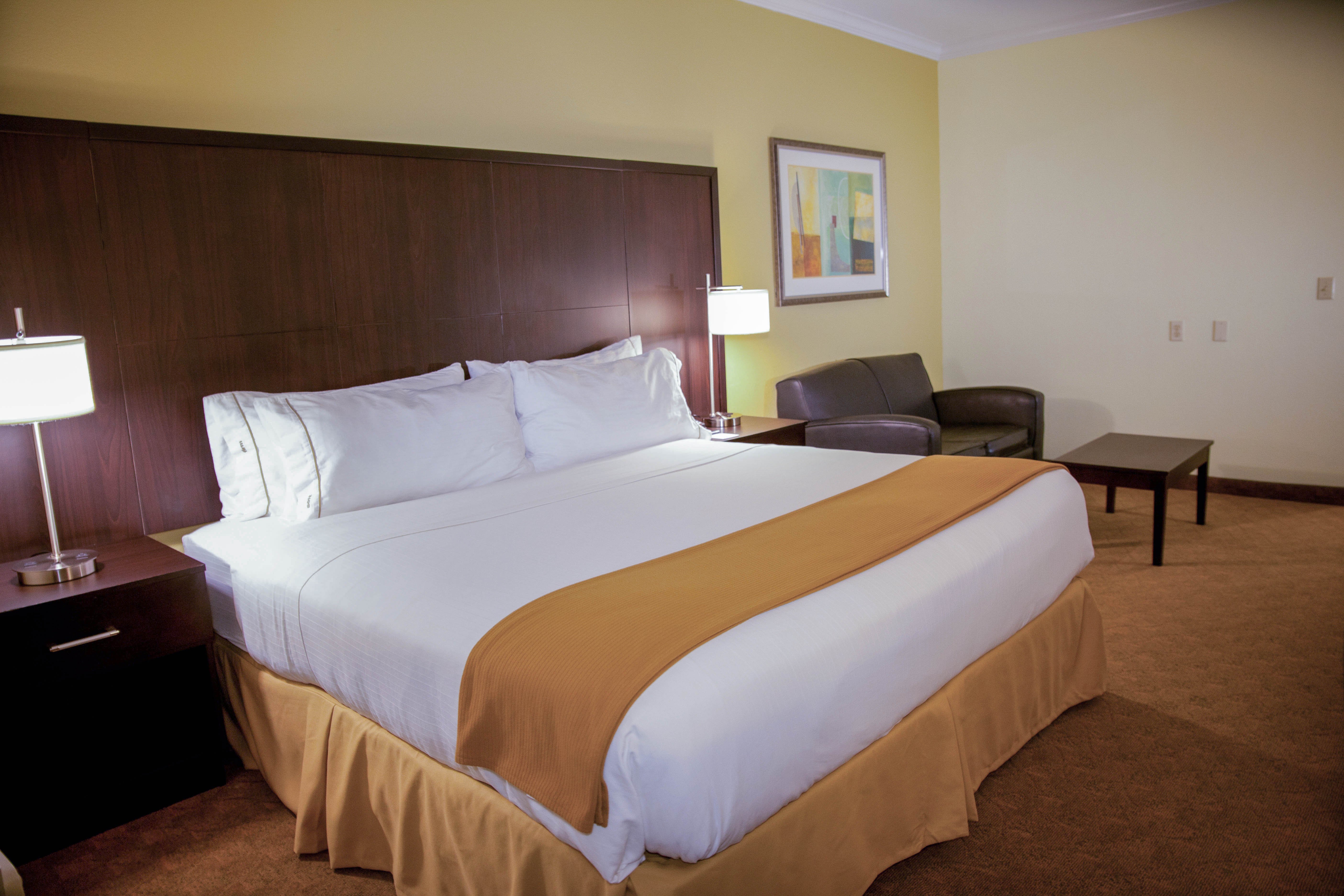 holiday inn express and suites houston north intercontinental by ihg