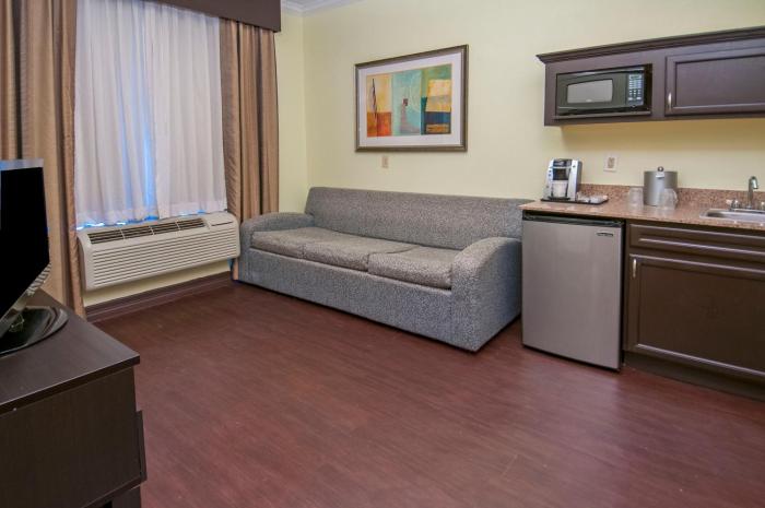 holiday inn express and suites houston north intercontinental by ihg