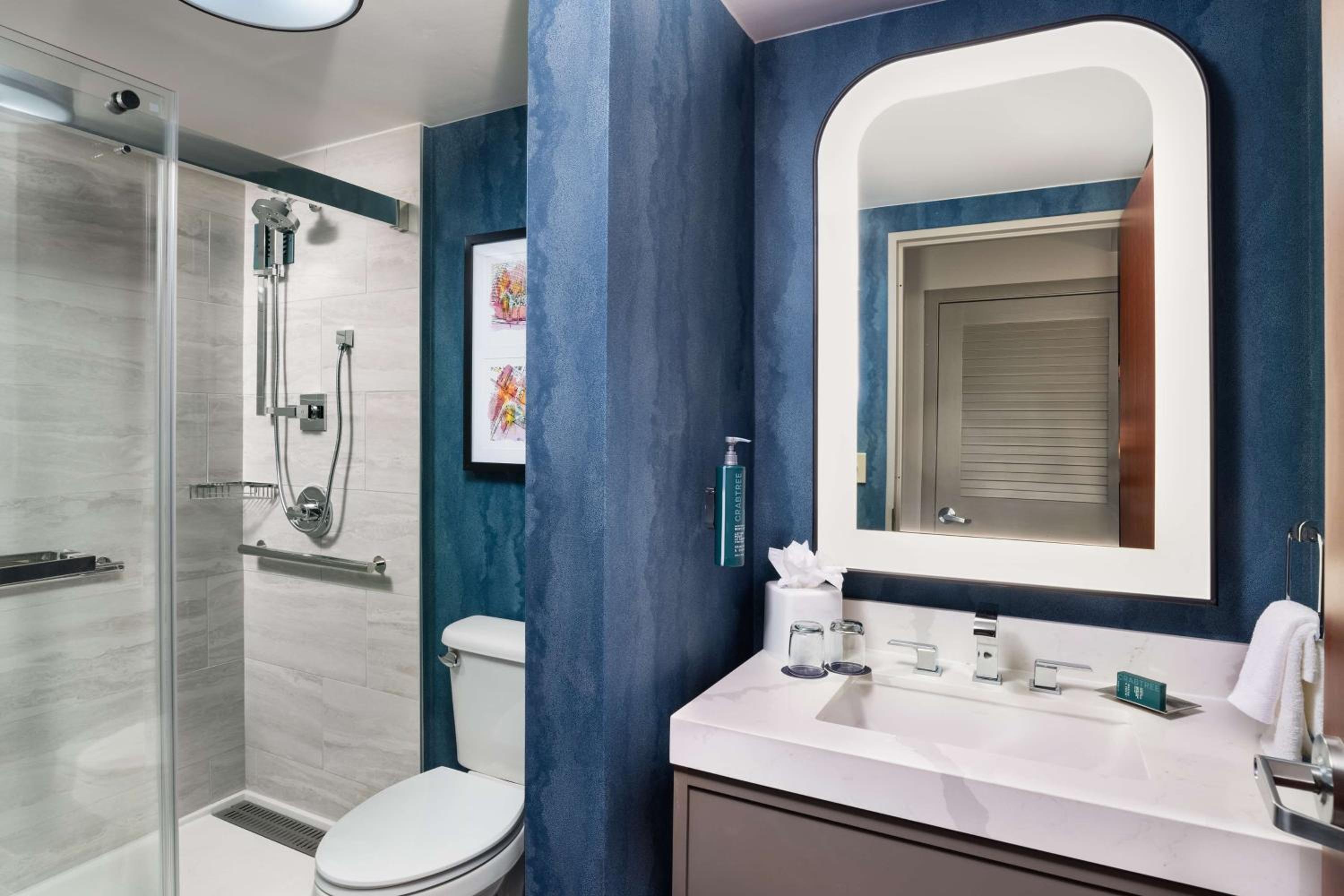 doubletree by hilton houston medical center hotel and suites