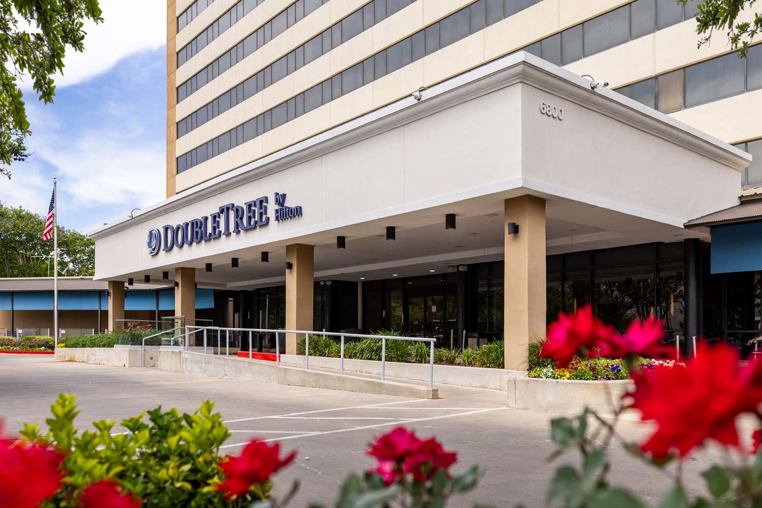 doubletree by hilton houston medical center hotel and suites