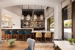 doubletree by hilton houston medical center hotel and suites