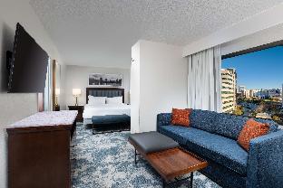 doubletree by hilton houston medical center hotel and suites