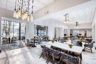 doubletree by hilton houston medical center hotel and suites