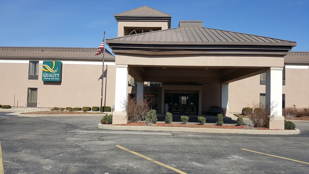 Quality Inn & Suites Near Amish Country,Rushville>>Greensburg,3 star