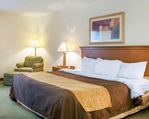 quality inn and suites near amish country