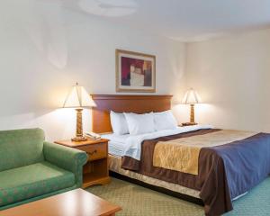 quality inn and suites near amish country