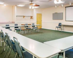 quality inn and suites near amish country