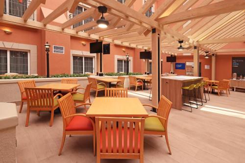 holiday inn express monterrey galerias by ihg