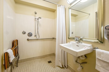 red roof inn canton