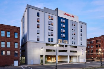 hampton inn massillon